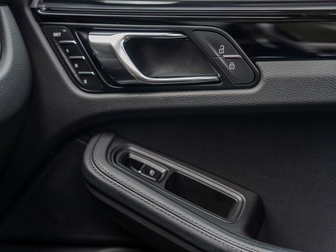 Used 2024 Porsche Macan Base w/ Premium Plus Package image 14