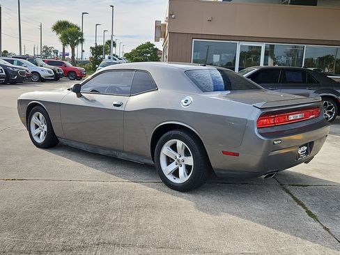 Used 2012 Dodge Challenger R/T image 3