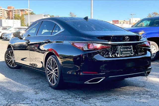Used 2024 Lexus ES 350 w/ Premium Package FWD image 10