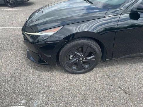 Used 2023 Hyundai Elantra SEL FWD image 3