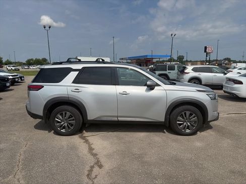 Used 2025 Nissan Pathfinder SV AWD/4WD image 7
