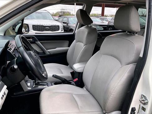 Used 2016 Subaru Forester 2.5i Touring image 8
