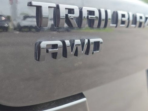 Used 2025 Chevrolet TrailBlazer RS w/ Convenience Package AWD/4WD image 21