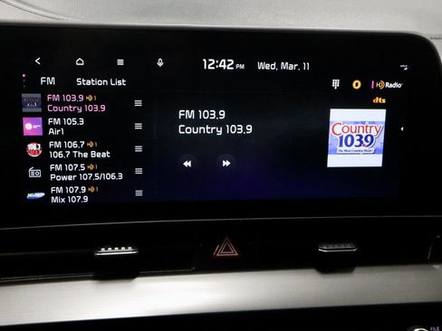 Used 2023 Kia Sportage EX image 4