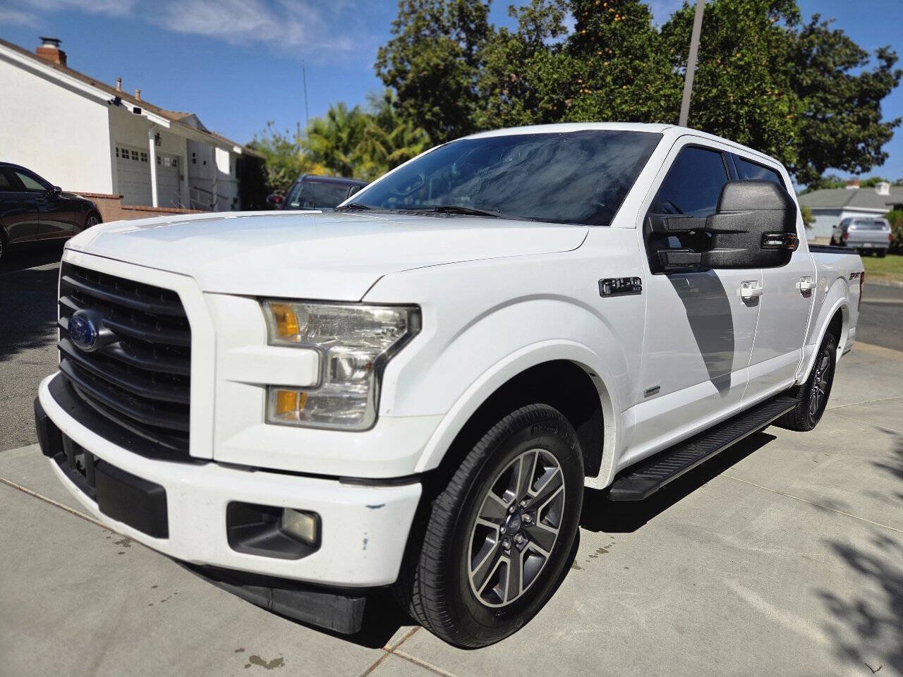 Used 2017 Ford F150 XLT w/ Equipment Group 302A Luxury RWD image 4