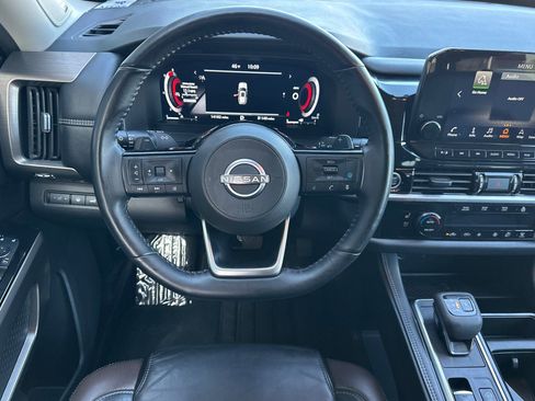 Certified 2024 Nissan Pathfinder Platinum w/ Cargo Package FWD image 17