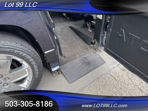 Used 2017 GMC Acadia Limited SLT image 2