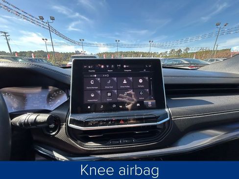 Used 2024 Jeep Compass Latitude w/ Convenience Group image 39