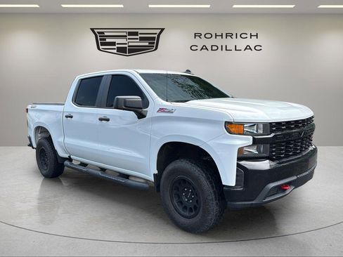 Used 2019 Chevrolet Silverado 1500 Custom Trail Boss w/ Custom Convenience Package AWD/4WD image 4