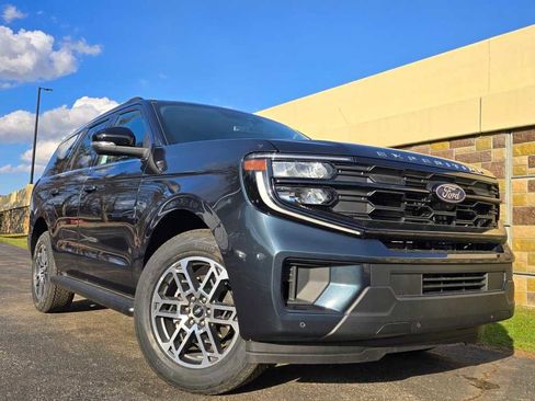 New 2026 Ford Expedition Active image 39