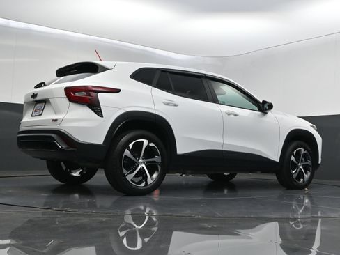 Certified 2024 Chevrolet Trax RS w/ Driver Confidence Package FWD image 39