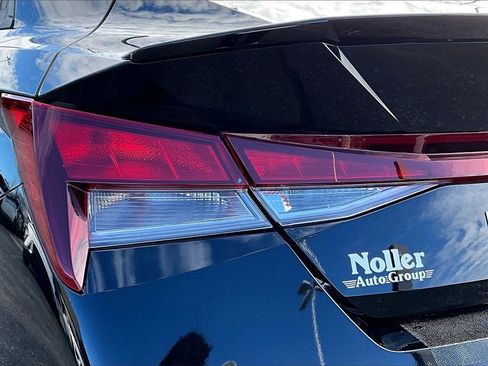 Used 2025 Hyundai Elantra Sport image 30