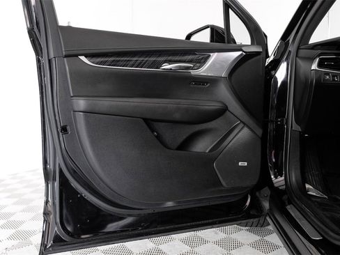 Used 2024 Cadillac XT6 Premium Luxury image 45