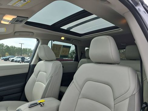 Used 2024 Nissan Pathfinder SL w/ SL Premium Package image 35