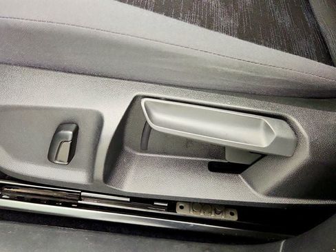 Used 2021 Volkswagen ID.4 Pro w/ ID.4 Protection Package RWD image 11