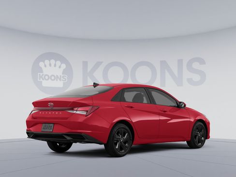 Used 2022 Hyundai Elantra SEL w/ Cargo Package FWD image 4