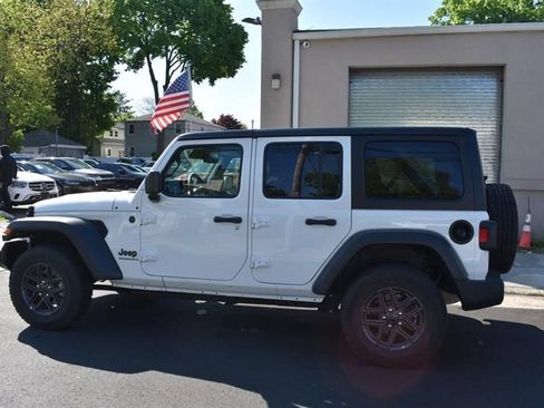 Used 2025 Jeep Wrangler Unlimited Sport AWD/4WD image 5