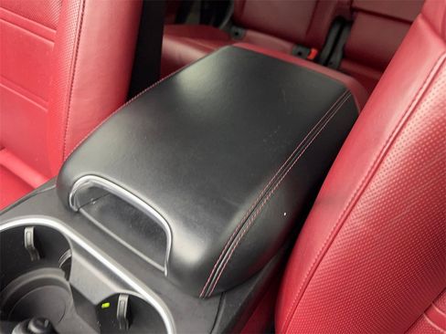 Used 2020 Porsche Cayenne w/ Premium Package image 67