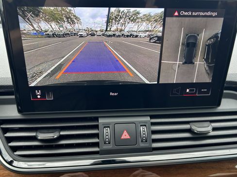 Certified 2024 Audi Q5 e Premium Plus image 29