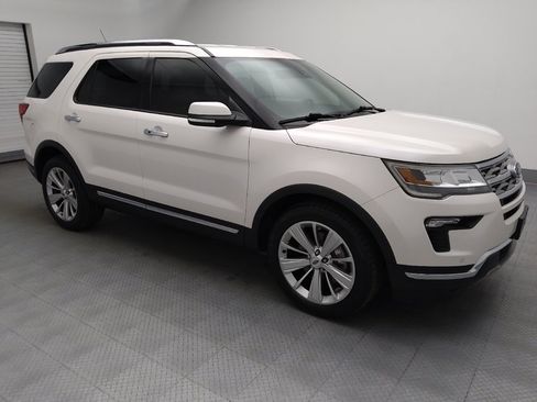 Used 2019 Ford Explorer Limited w/ Ford Safe & Smart Package FWD image 11