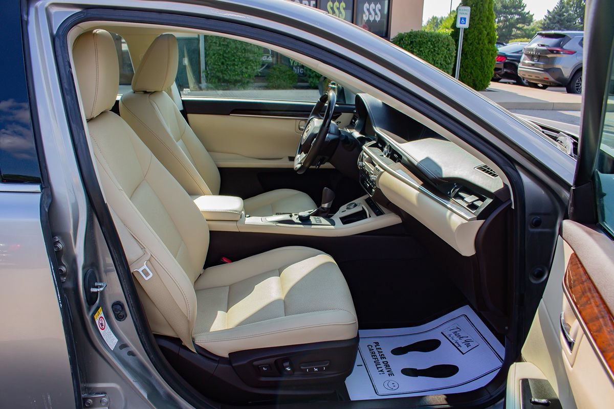 Used 2018 Lexus ES 350 w/ Luxury Package w/ Premier Package FWD image 20