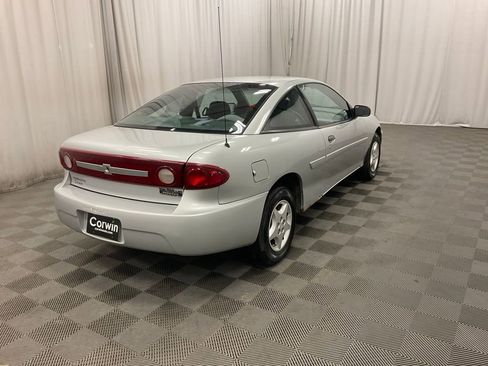 Used 2003 Chevrolet Cavalier Coupe w/ Preferred Equipment Group image 3