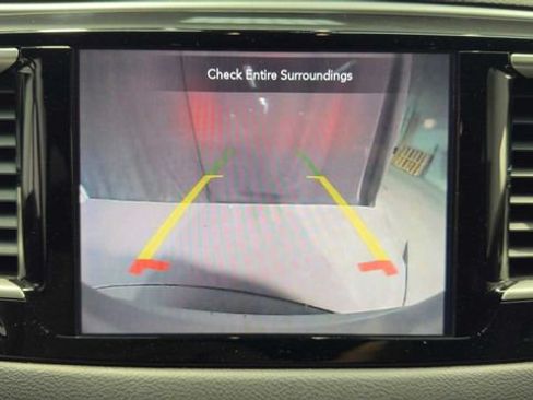 Used 2020 Chrysler Pacifica Touring w/ S Appearance Package FWD image 33