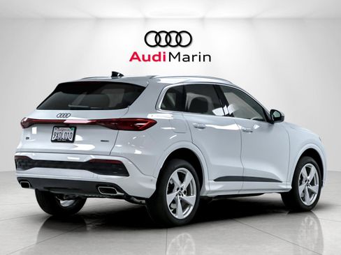 Used 2025 Audi Q5 Premium Plus w/ Premium Plus AWD/4WD image 5