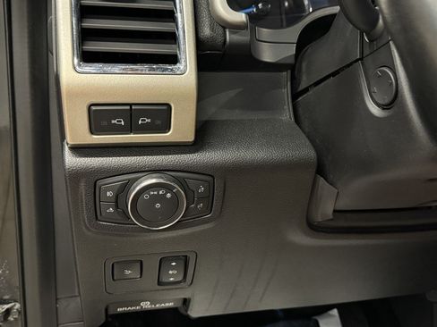 Used 2018 Ford F250 Lariat w/ Lariat Ultimate Package AWD/4WD image 33