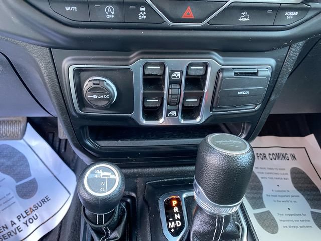 Used 2023 Jeep Gladiator Overland AWD/4WD image 18