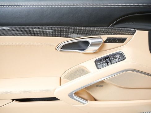 Certified 2015 Porsche 911 Turbo image 6