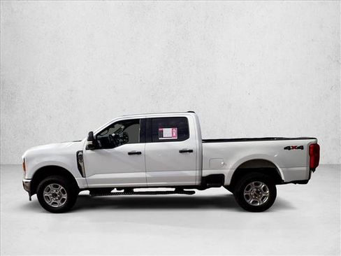 Certified 2025 Ford F250 XLT image 2