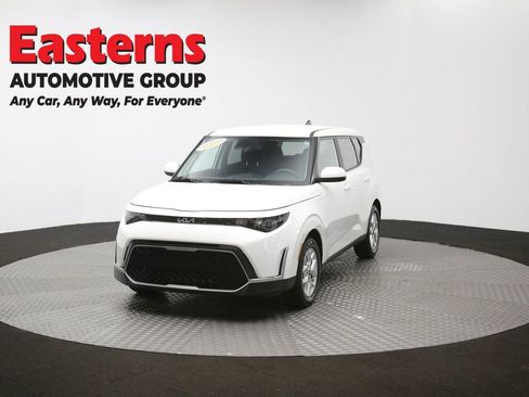 Used 2025 Kia Soul LX w/ LX Technology Package FWD image 54