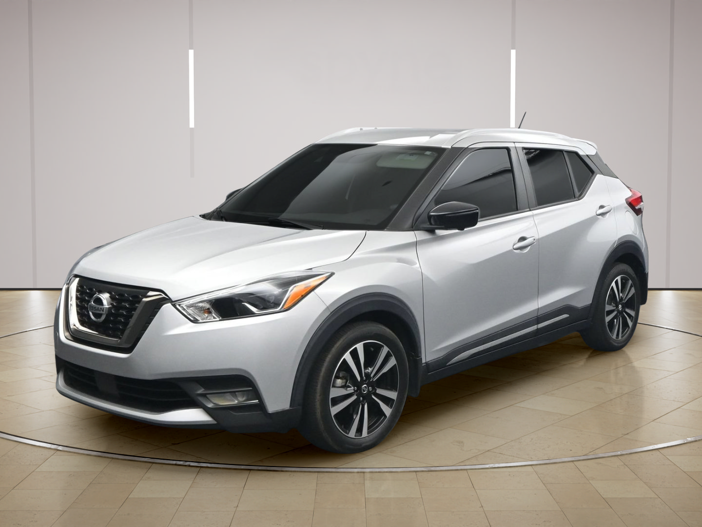 Used 2020 Nissan Kicks SR w/ SR Premium Package FWD image 3