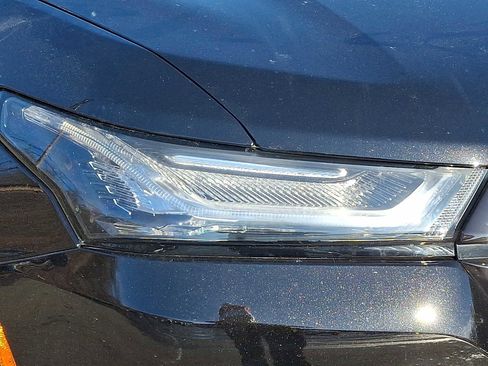 Used 2023 Chevrolet Traverse Premier w/ Redline Edition image 9