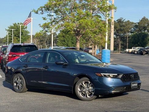 New 2026 Honda Accord EX-L image 2