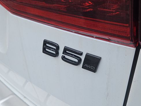 New 2026 Volvo XC60 B5 Ultra w/ Protection Package Premier image 4