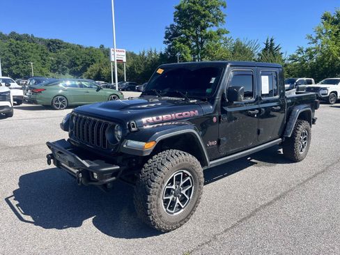 Used 2025 Jeep Gladiator Rubicon w/ Safety Group AWD/4WD image 3