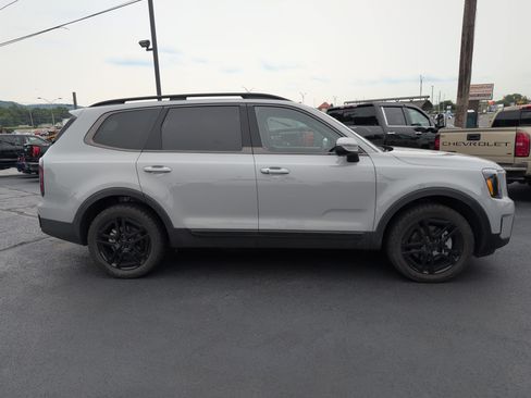Used 2025 Kia Telluride EX X-Line AWD/4WD image 2