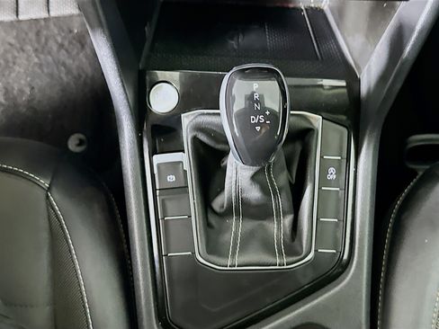 Used 2023 Volkswagen Taos SE w/ Panoramic Sunroof Package image 25