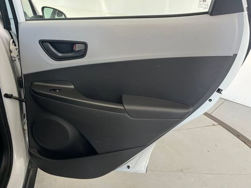 Used 2021 Hyundai Kona SE FWD image 28