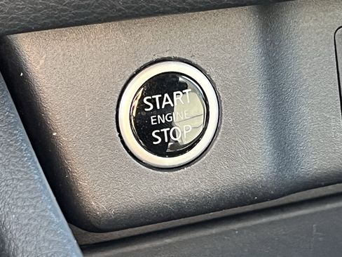 Used 2023 Nissan Rogue SV w/ SV Premium Package image 33