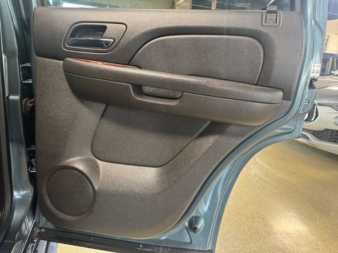Used 2008 Chevrolet Tahoe LT w/ LT Preferred Equipment Group RWD image 12