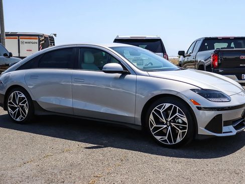 Used 2023 Hyundai Ioniq 6 SEL RWD image 3