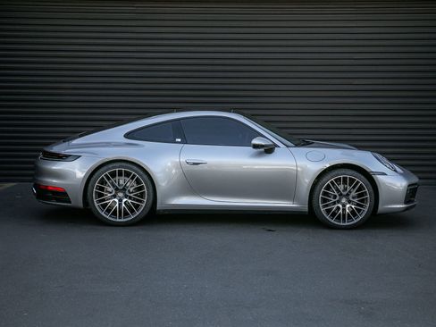 Certified 2024 Porsche 911 Carrera RWD image 8