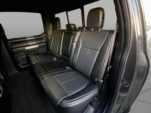 Used 2018 Ford F150 Lariat w/ Equipment Group 502A Luxury AWD/4WD image 20