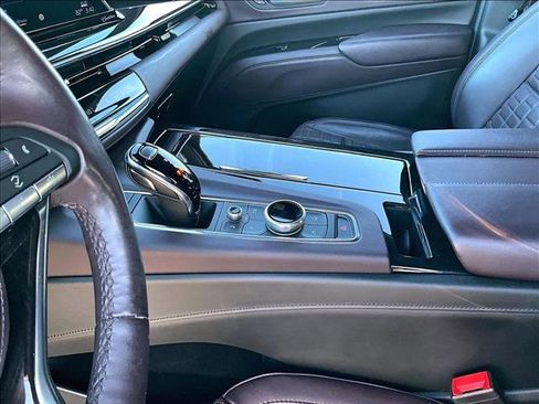 Used 2023 Cadillac Escalade Sport Platinum w/ Heavy-Duty Trailer Package image 15