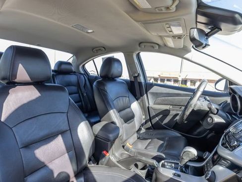 Used 2015 Chevrolet Cruze LT FWD image 18