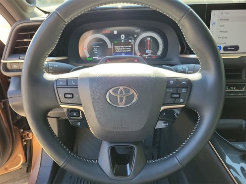 Used 2024 Toyota Crown Platinum image 19