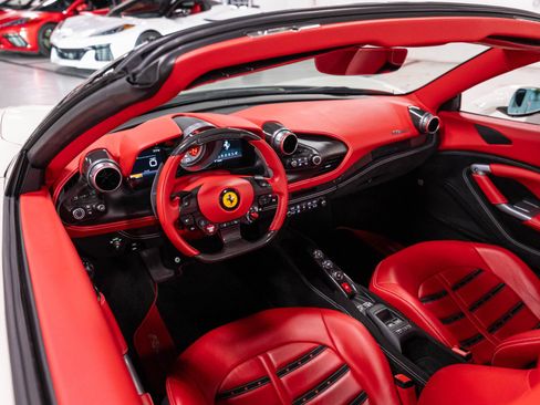 Used 2021 Ferrari F8 Tributo RWD image 78